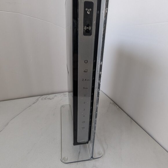 NETGEAR N900 Wireless Dual Band Gigabit Router, Model; R4500 - Picture 5 of 8